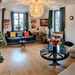 I Vernier, Habitación en casa particular *
