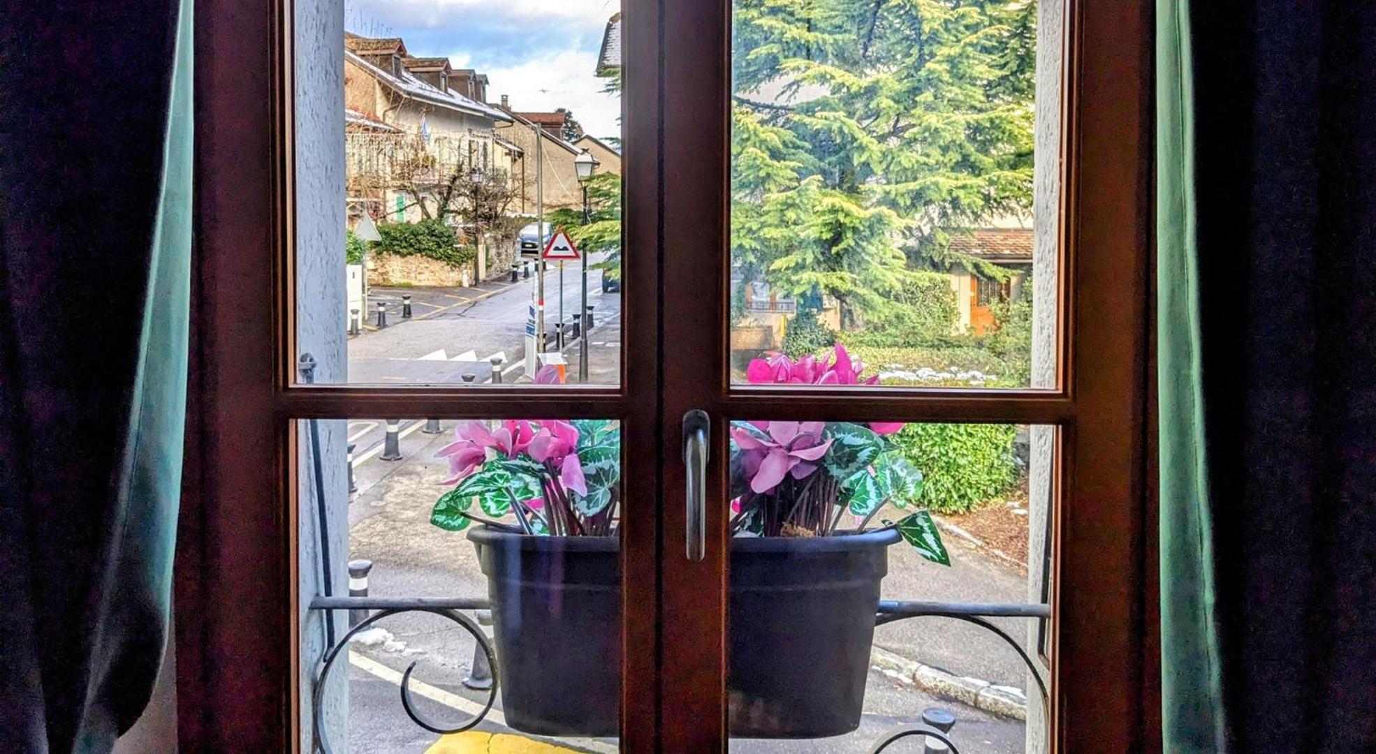 I Vernier, Habitación en casa particular