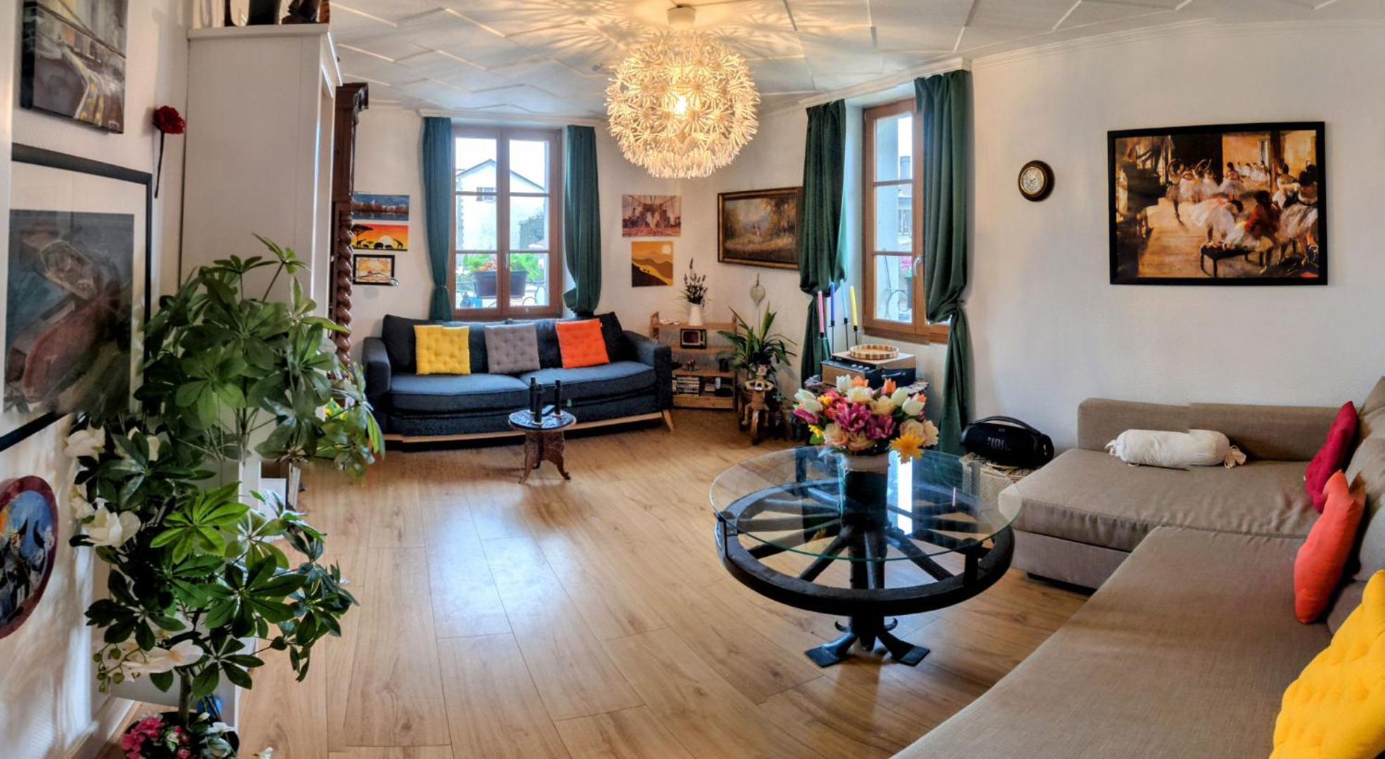 I Vernier, Homestay *